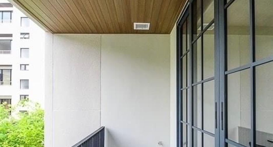 For sale and for rent 4 bedrooms house in Watthana, Bangkok