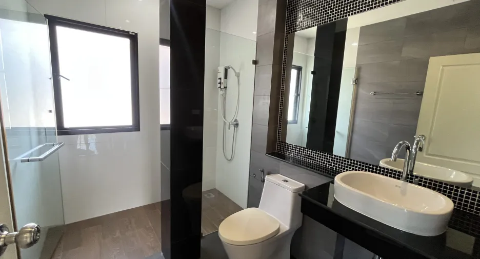 For rent 3 bedrooms house in Hang Dong, Chiang Mai