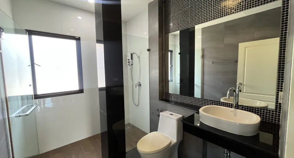 For rent 3 bedrooms house in Hang Dong, Chiang Mai