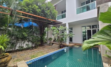 For sale 3 bedrooms villa in Mueang Phuket, Phuket