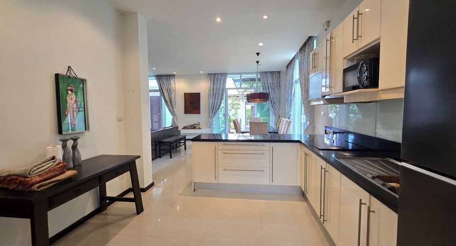 For sale 3 bedrooms condo in Mueang Phuket, Phuket