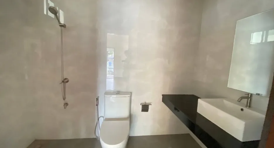 For rent 4 bedrooms house in Mueang Chiang Mai, Chiang Mai