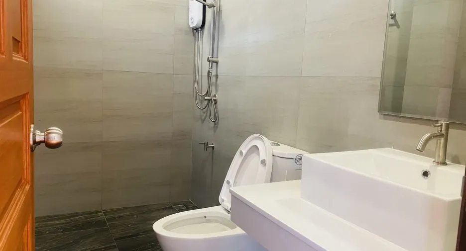 For rent 4 bedrooms house in Mueang Chiang Mai, Chiang Mai