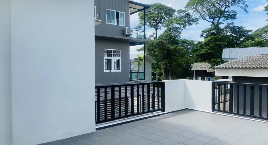 For rent 4 bedrooms house in Mueang Chiang Mai, Chiang Mai