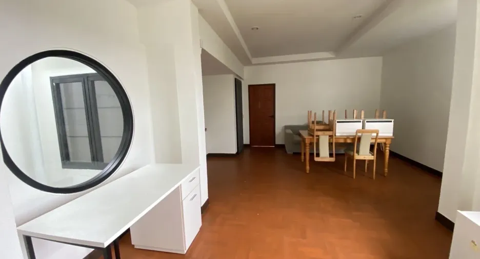 For rent 4 bedrooms house in Mueang Chiang Mai, Chiang Mai