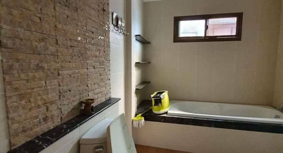 For sale そして for rent 3 ベッドルーム house in Bang Lamung, Chonburi