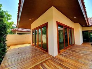 À vendre et à louer 3 chambres maison à Bang Lamung, Chonburi