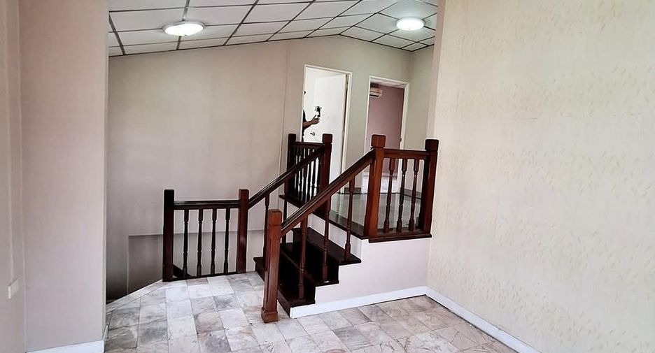 Casa en venta de 4 habitaciones en Thanyaburi, Pathum Thani