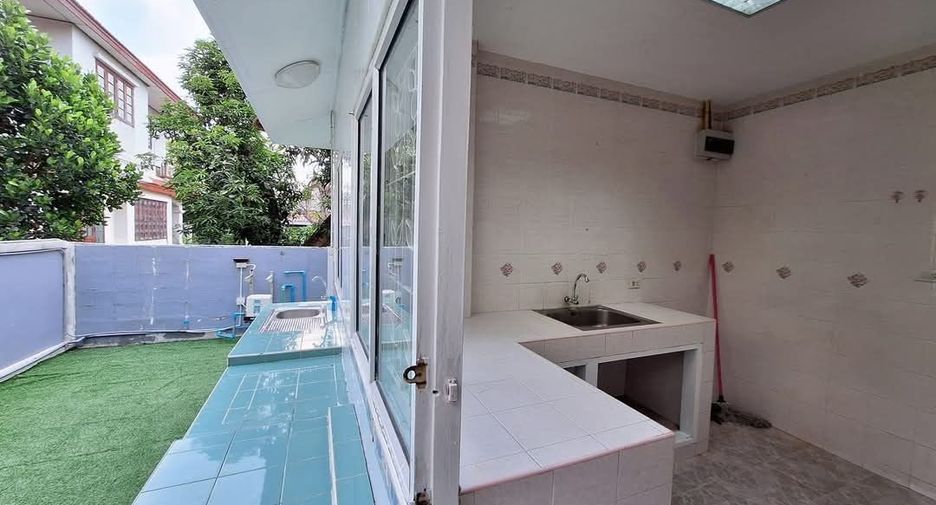 Casa en venta de 4 habitaciones en Thanyaburi, Pathum Thani