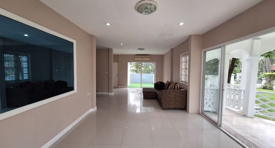 Casa en venta de 4 habitaciones en Thanyaburi, Pathum Thani