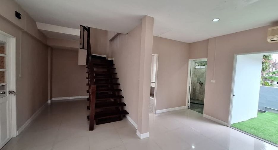 Casa en venta de 4 habitaciones en Thanyaburi, Pathum Thani