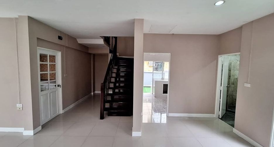 Casa en venta de 4 habitaciones en Thanyaburi, Pathum Thani