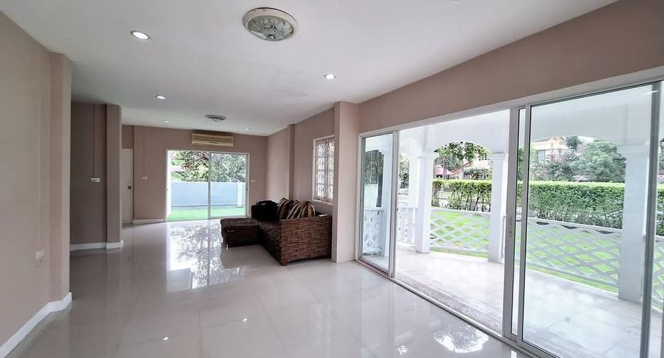 Casa en venta de 4 habitaciones en Thanyaburi, Pathum Thani