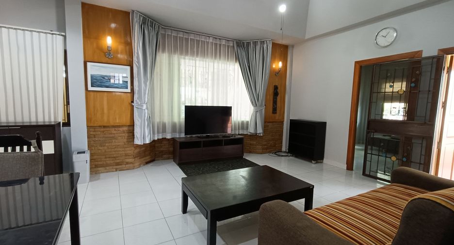 À louer 3 chambres maison à Bang Lamung, Chonburi