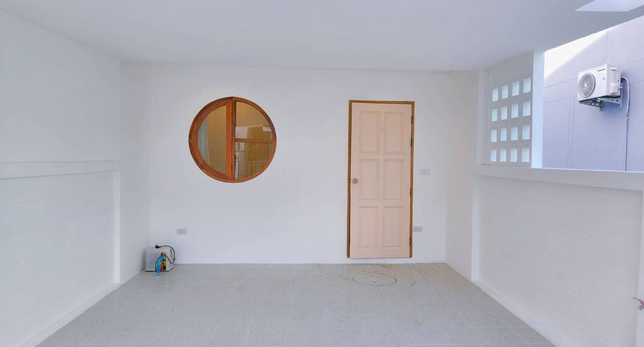 For sale 2 bedrooms townhouse in Hua Hin, Prachuap Khiri Khan
