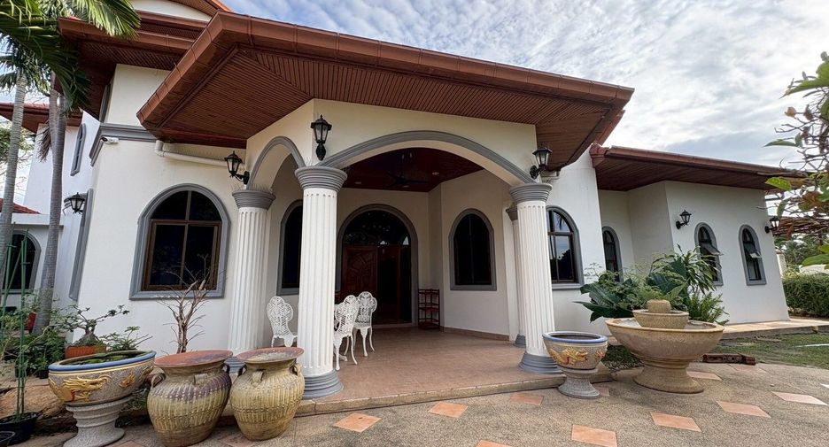 Villa zur Miete mit 5 Zimmer in Bang Lamung, Chonburi