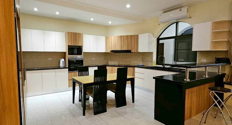 Villa zur Miete mit 5 Zimmer in Bang Lamung, Chonburi