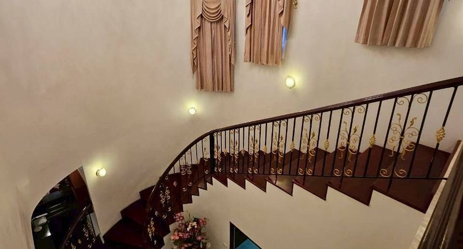 Villa zur Miete mit 5 Zimmer in Bang Lamung, Chonburi
