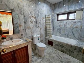 Villa zur Miete mit 5 Zimmer in Bang Lamung, Chonburi
