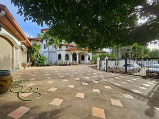 Villa zur Miete mit 5 Zimmer in Bang Lamung, Chonburi