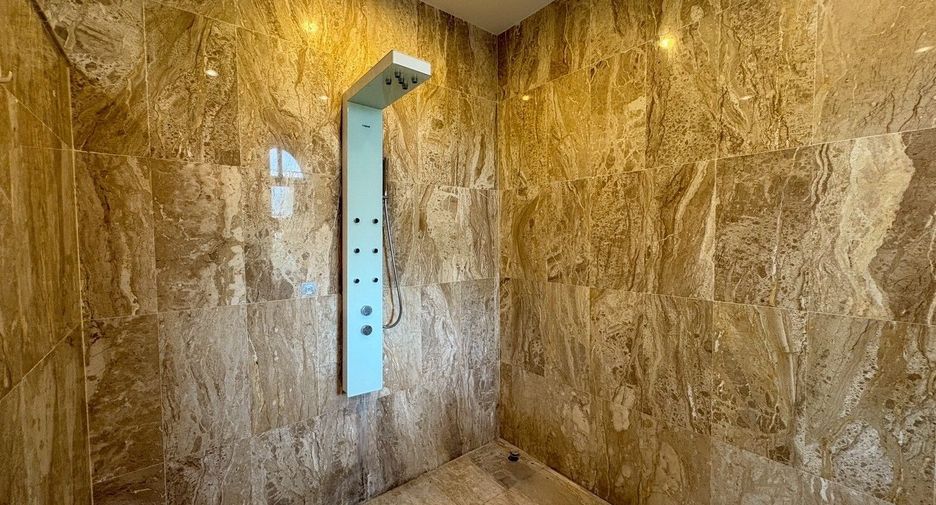 Villa zur Miete mit 5 Zimmer in Bang Lamung, Chonburi