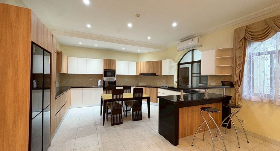 Villa zur Miete mit 5 Zimmer in Bang Lamung, Chonburi
