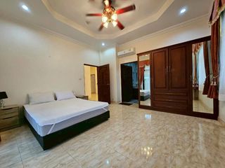 Villa zur Miete mit 5 Zimmer in Bang Lamung, Chonburi