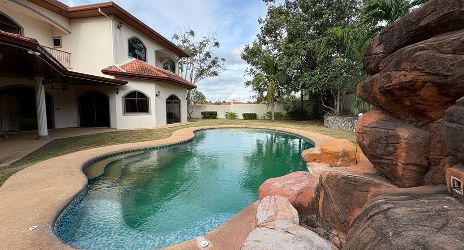 Villa zur Miete mit 5 Zimmer in Bang Lamung, Chonburi