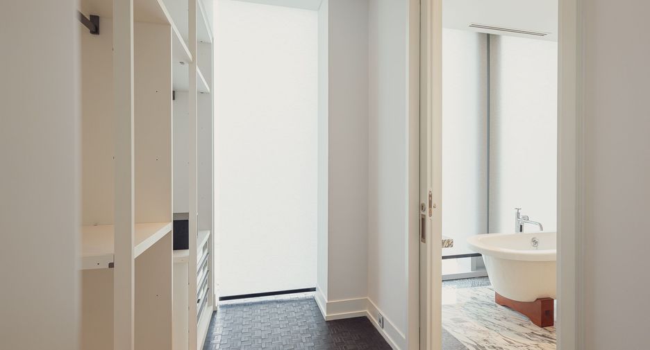 For sale 3 bedrooms condo in Sathon, Bangkok