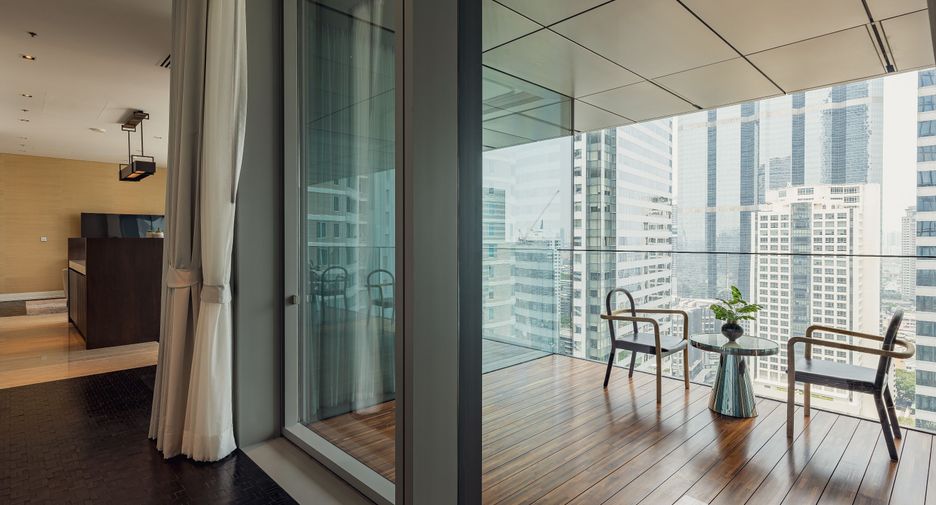 For sale 3 bedrooms condo in Sathon, Bangkok