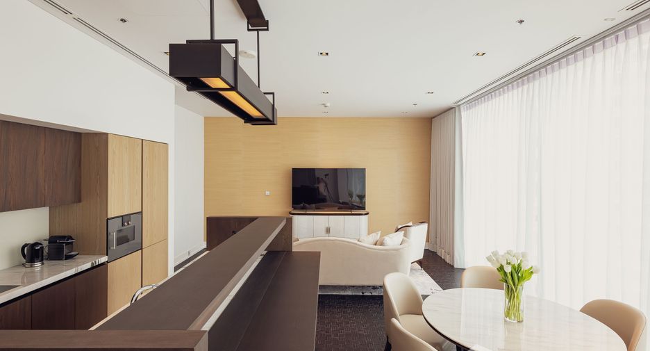 For sale 3 bedrooms condo in Sathon, Bangkok