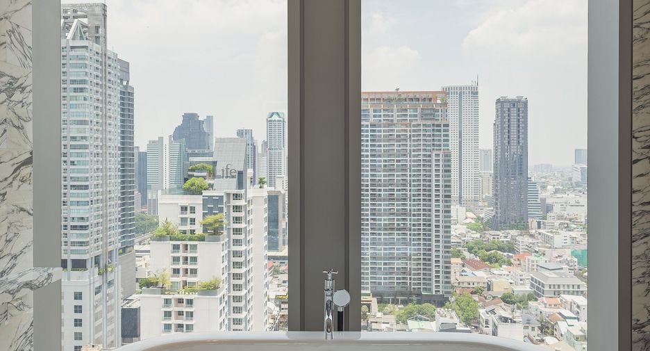 For sale 3 bedrooms condo in Sathon, Bangkok