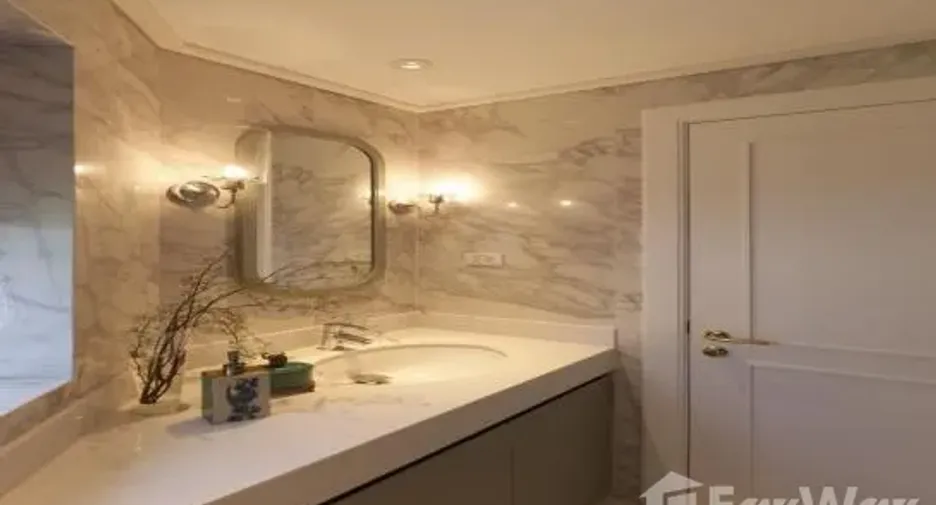 For sale and for rent 3 bedrooms condo in Pathum Wan, Bangkok
