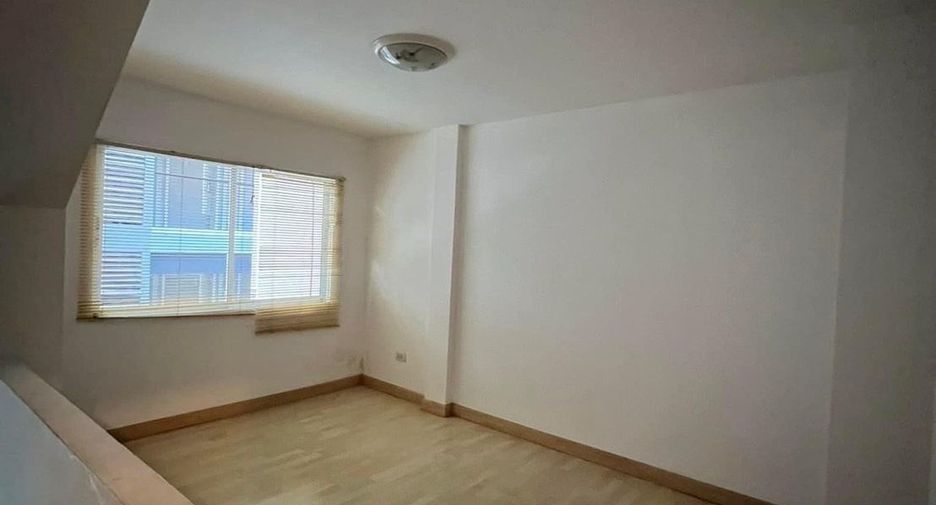 For sale and for rent 3 bedrooms townhouse in Bang Lamung, Chonburi