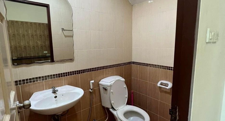 For sale and for rent 3 bedrooms townhouse in Bang Lamung, Chonburi