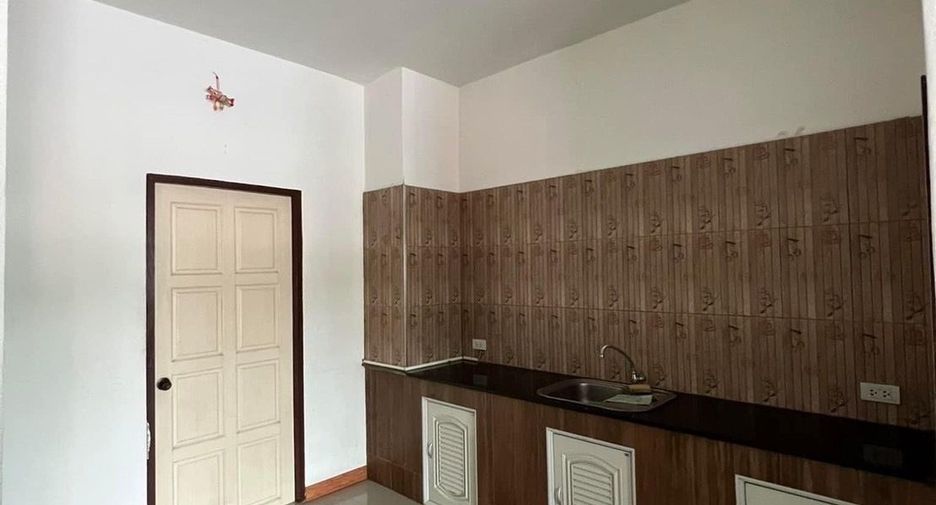 For sale and for rent 3 bedrooms townhouse in Bang Lamung, Chonburi