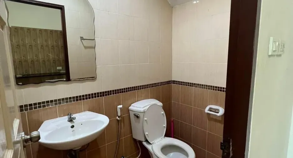 For sale and for rent 3 bedrooms townhouse in Bang Lamung, Chonburi
