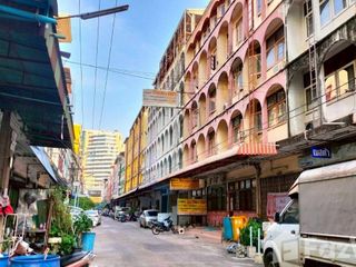 For sale 100 bedrooms townhouse in Bang Kapi, Bangkok