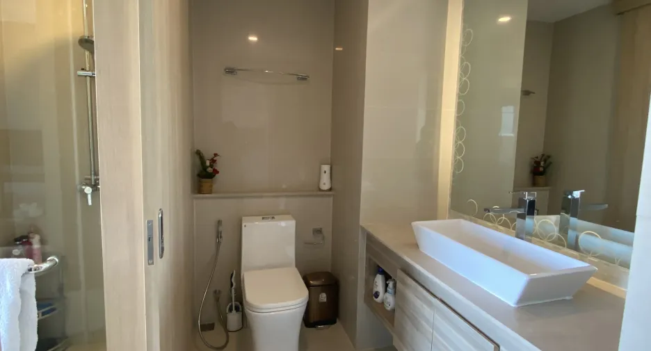 For sale 1 bed condo in Bang Lamung, Chonburi