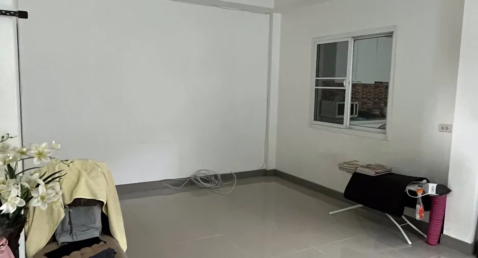 À vendre 3 chambres maison de ville à Sattahip, Chonburi