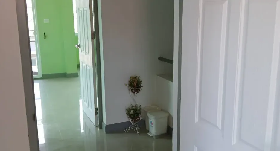 À vendre 3 chambres maison de ville à Sattahip, Chonburi