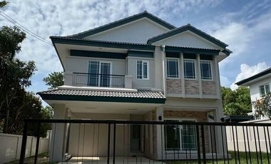 À louer 3 chambres maison à Mueang Phuket, Phuket