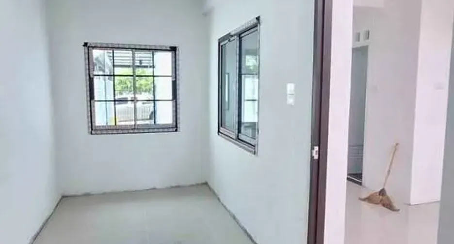 For sale 4 ベッドルーム house in Sam Phran, Nakhon Pathom