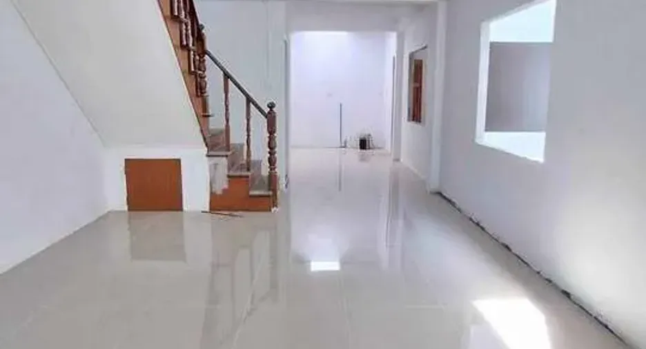 For sale 4 ベッドルーム house in Sam Phran, Nakhon Pathom