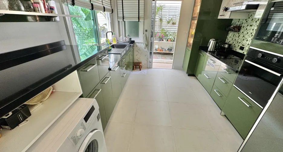 For sale 4 bedrooms house in Mueang Udon Thani, Udon Thani