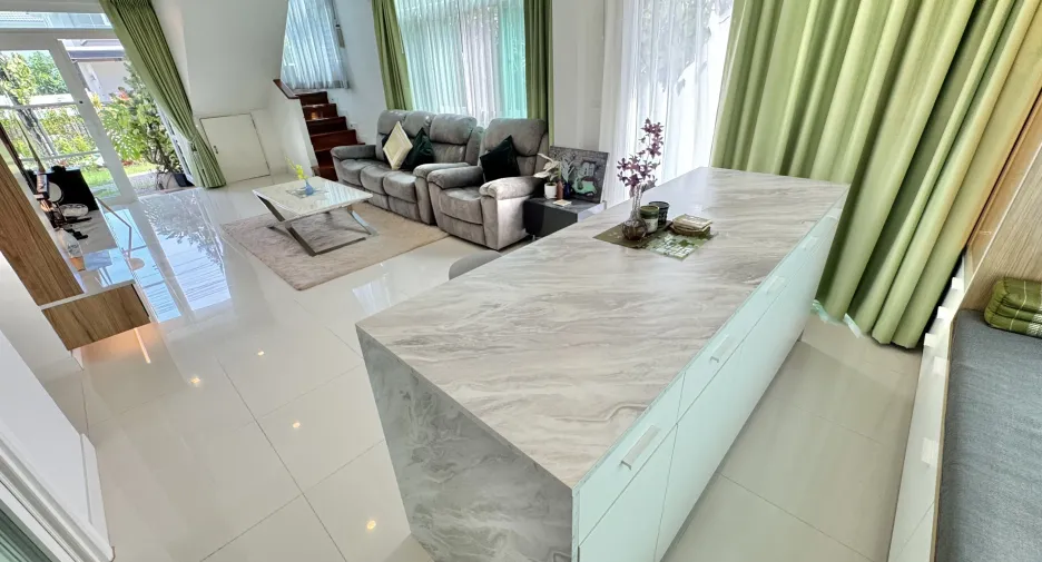 For sale 4 bedrooms house in Mueang Udon Thani, Udon Thani