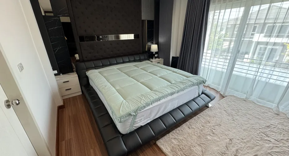 For sale 4 bedrooms house in Mueang Udon Thani, Udon Thani