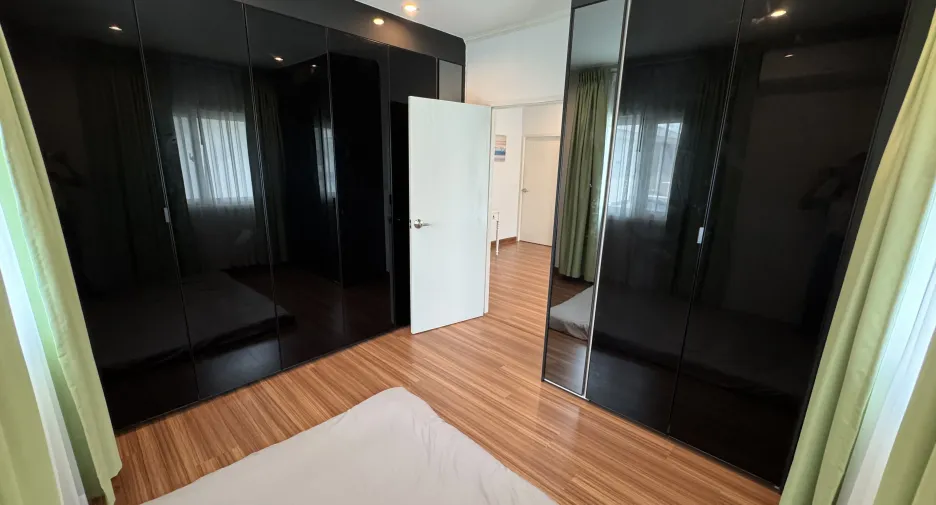 For sale 4 bedrooms house in Mueang Udon Thani, Udon Thani