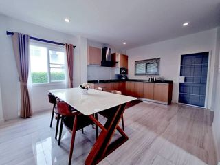 For rent 4 bedrooms house in Mueang Chiang Mai, Chiang Mai