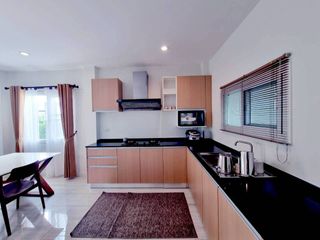 For rent 4 bedrooms house in Mueang Chiang Mai, Chiang Mai